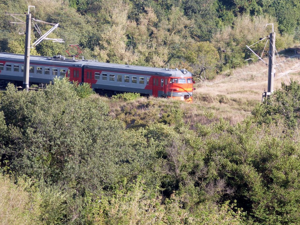 Поезд в Петербург задерживается из-за повреждения железной дороги в Крыму