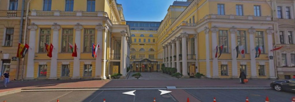 Какие еще гостиницы с яркими названиями можно продать Азербайджану