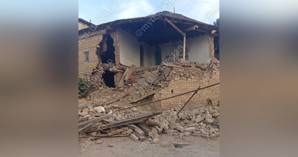 В Дагестане рухнувшая крыша старого дома убила ребенка