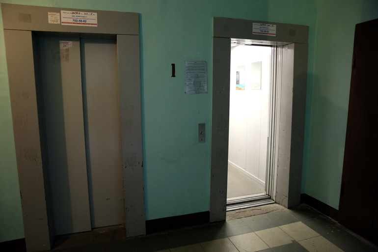 В Петербурге возбуждено дело из-за оскорбляющей президента надписи в лифте