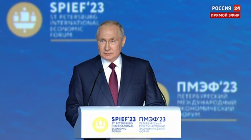 Путин: в России из-за черты бедности в 2022 году вышли 1,7 млн человек