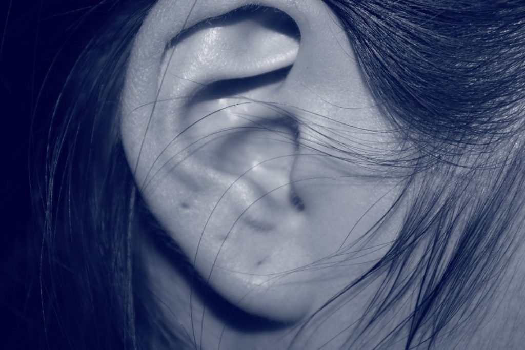 Причины появления звона или шума в ушах