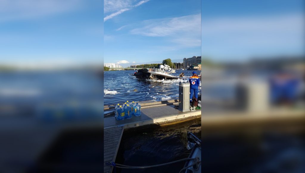Прокуратура показала фото пожара на яхте в Петроградском районе