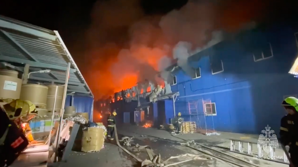 В Петербурге локализовали пожар, вспыхнувший в здании на улице Латышских Стрелков