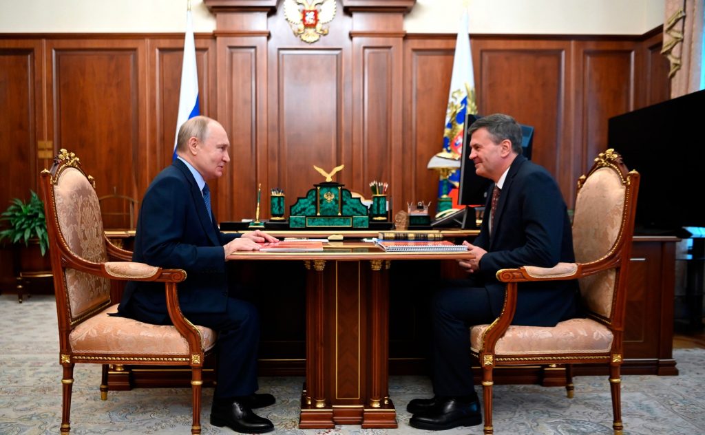 Путин и Комиссаров обсудили возрождение Царскосельского лицея
