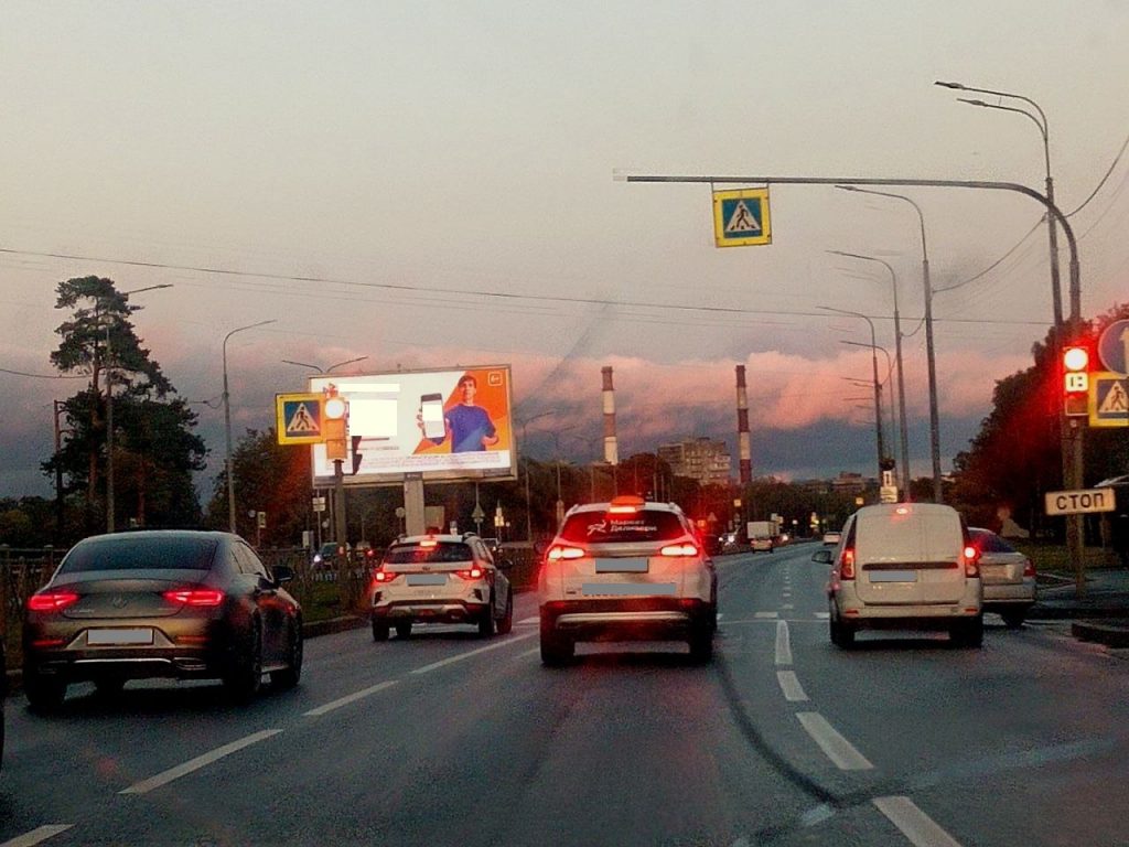 Облако, похожее на ватное одеяло, сфотографировал петербуржец