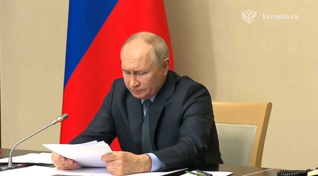 Путин обратился к губернаторам и силовикам в регионах