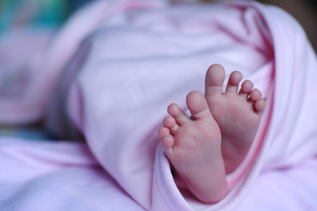 В Кузбассе обнаружили тело четырехмесячного младенца в квартире