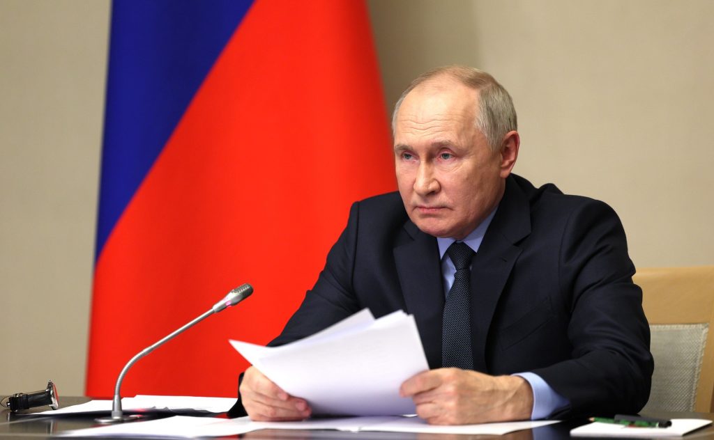 Кремль показал лица присутствующих на совещании у Путина