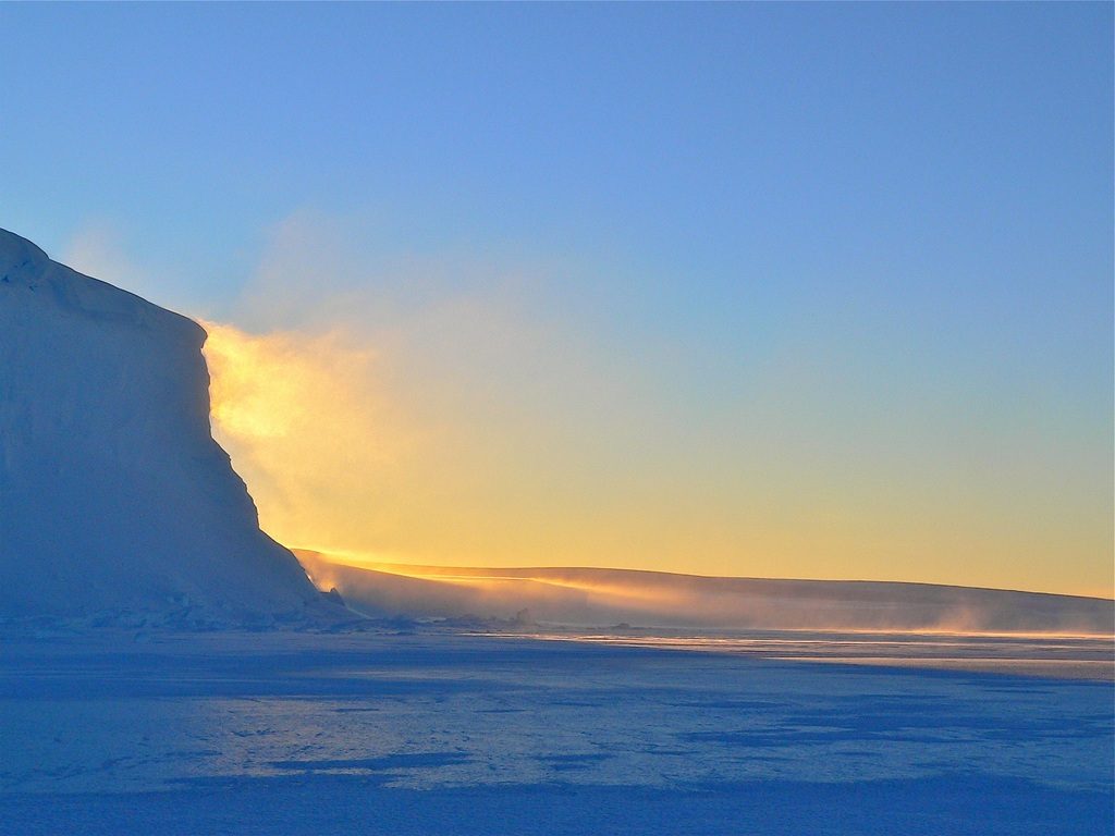 Озоновая дыра над Антарктидой достигла угрожающих размеров