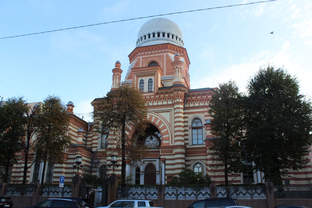 В Петербурге синагогу охраняют полиция и Росгвардия