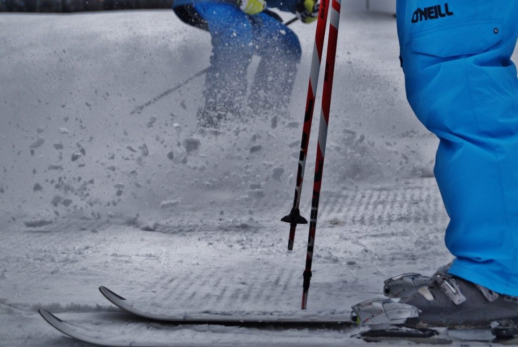 Совет FIS продлил отстранение российских лыжников