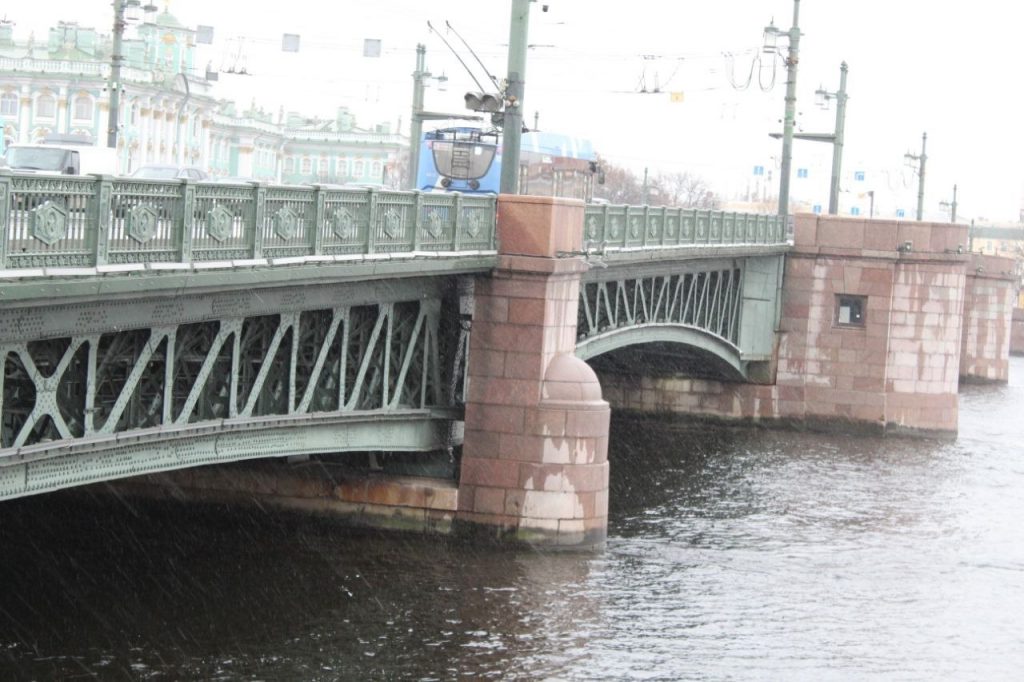Пять мостов разведут в Петербурге в ночь с 27 на 28 марта