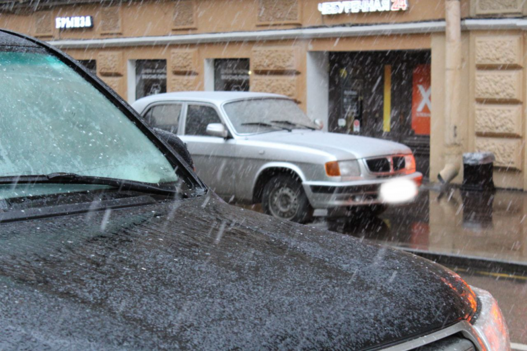 ГИБДД из-за сложной погоды взывает к водителям Петербурга 