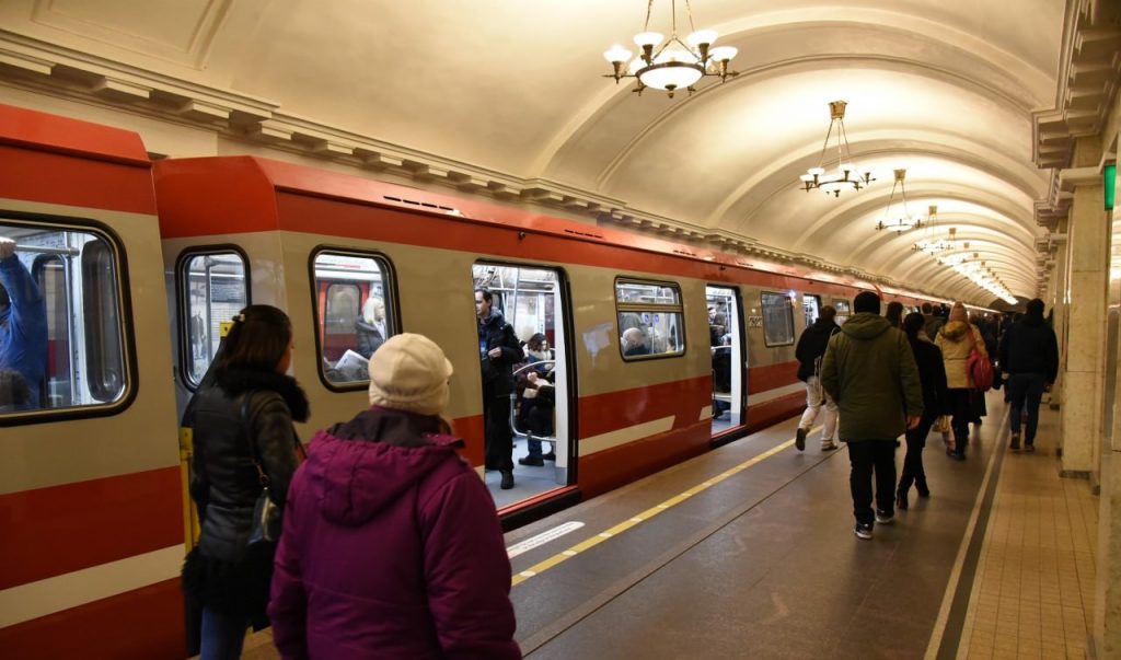 В Петербурге задержали укравшего четыре телефона в метро