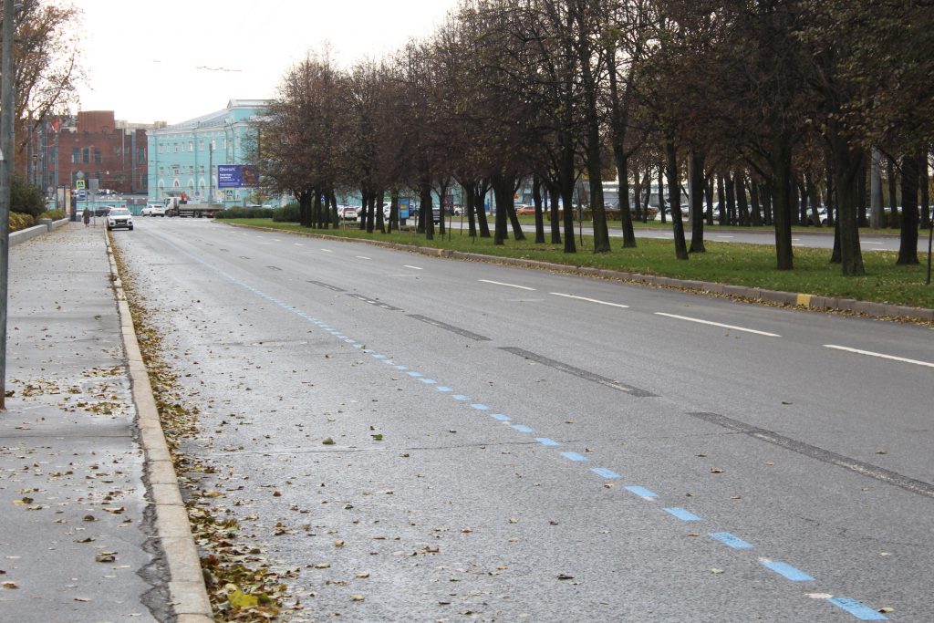 На Васильевском острове увеличили количество парковочных мест для маломобильных граждан