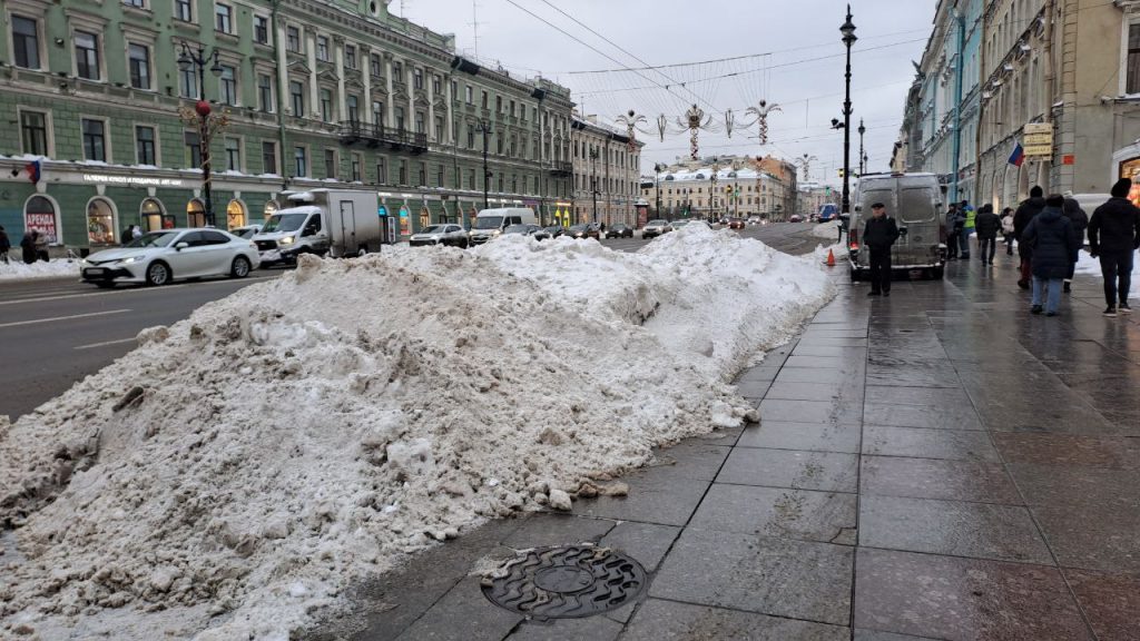 Как зачищали Петербург от снегопада