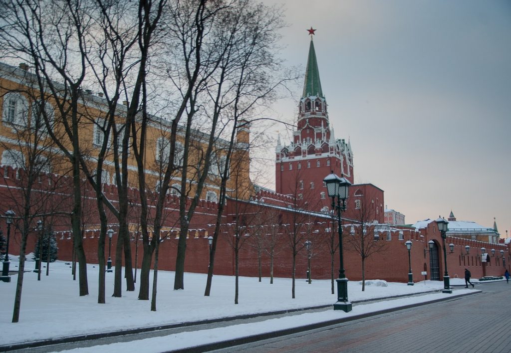 В Кремле заявили, что Россия приобрела иммунитет против гибридной войны