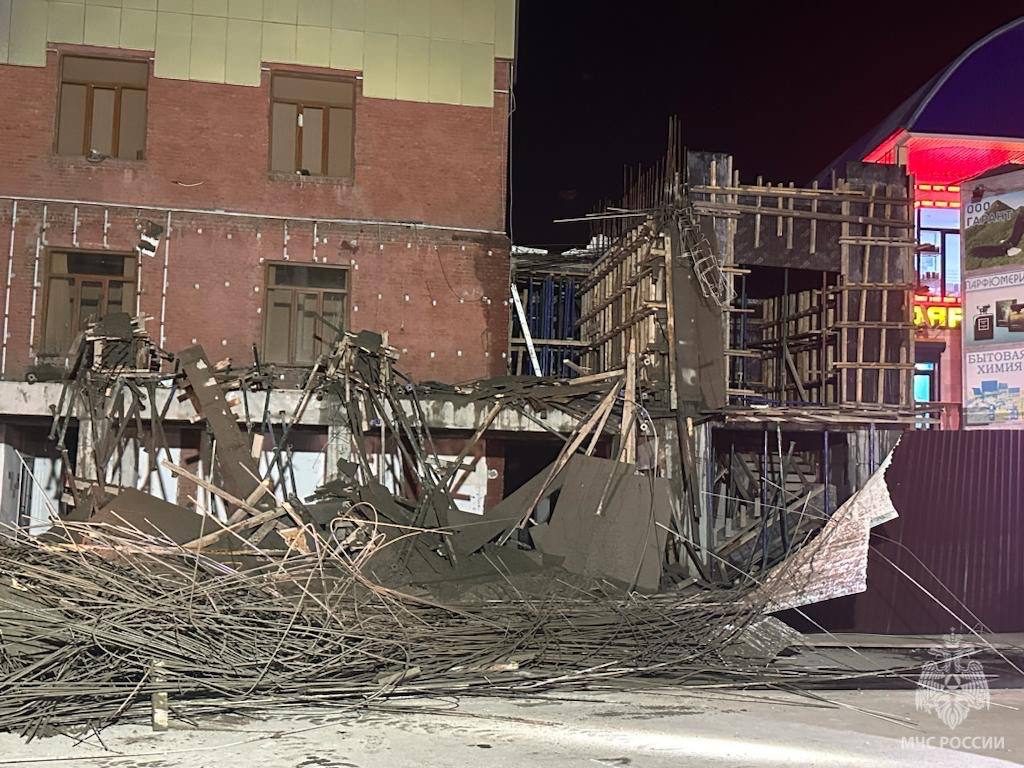 В Ингушетии человека насмерть раздавило плитой в строящемся здании