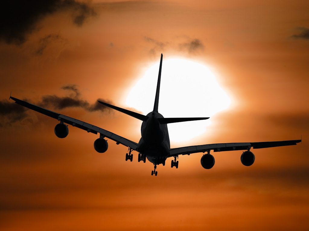 Авиапассажиру могут выплатить 25% МРОТ за каждый час задержки рейса