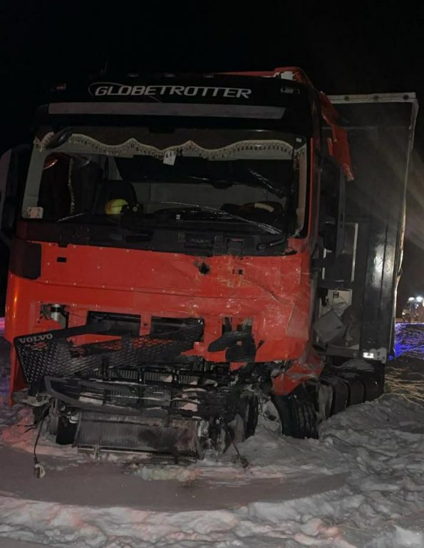 Под Пензой в ДТП с минивэном и фурой погибли семь человек