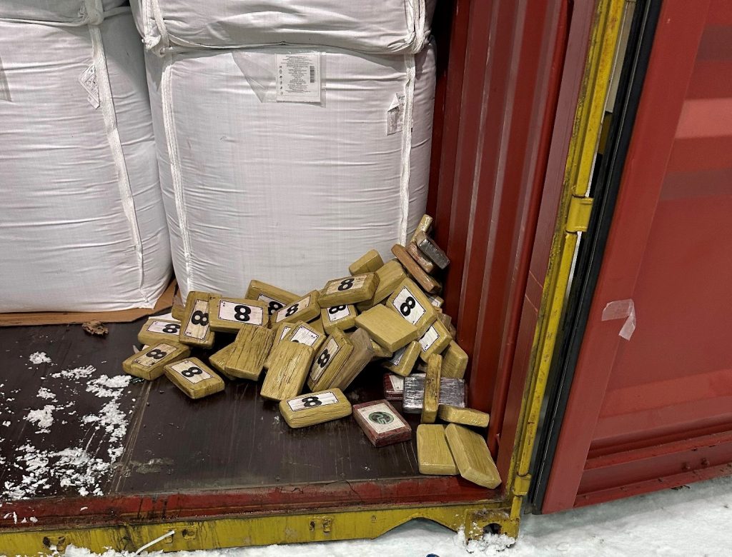 В порту Петербурга в контейнерах с кофе нашли наркотиков на 13 млрд 