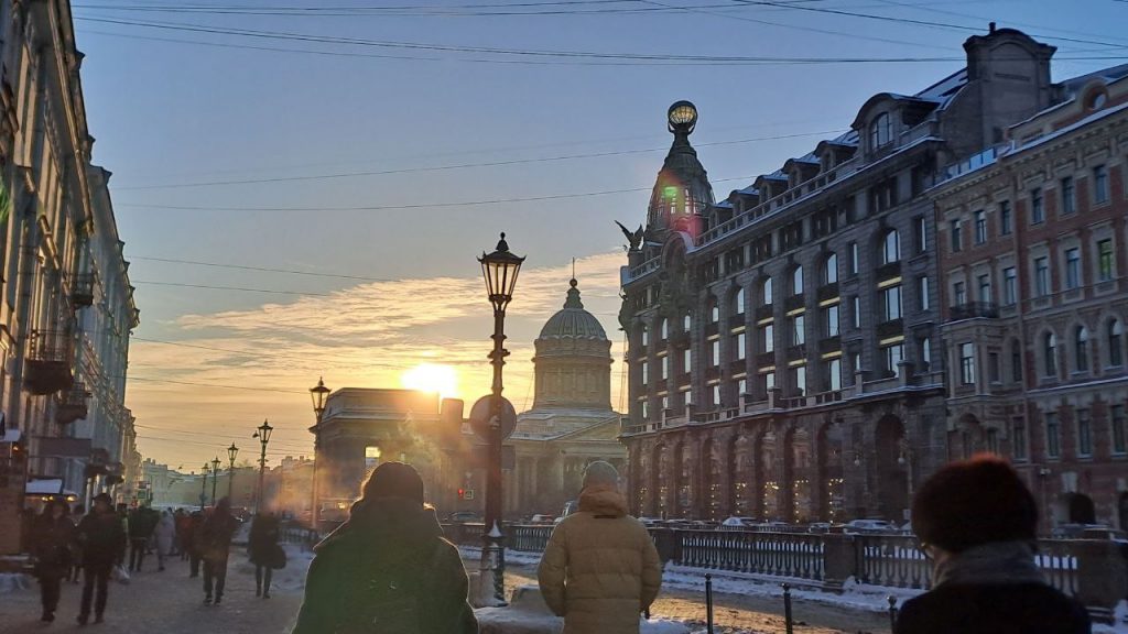 МЧС предупреждает Петербург о морозах до минус 25 и гололеде