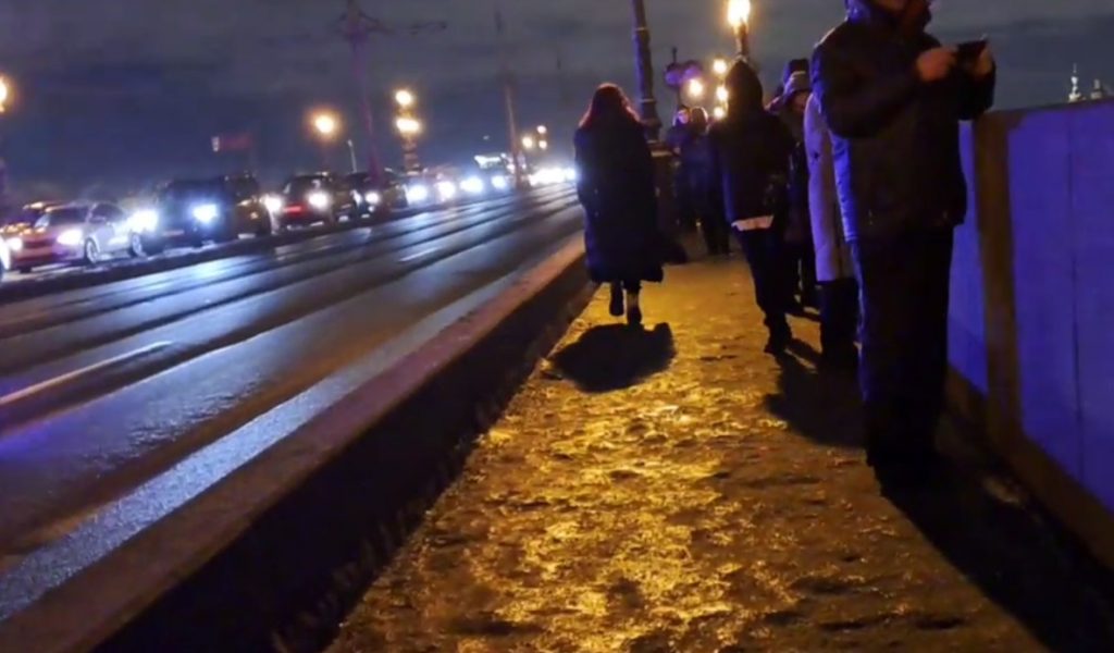 Гололед и изморозь вызвали в Петербурге «желтый» уровень опасности