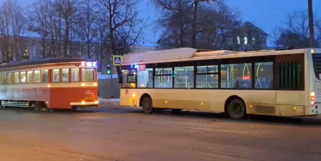 На Садовой в ДТП попал ретротрамвай Т1 «Первый туристический»