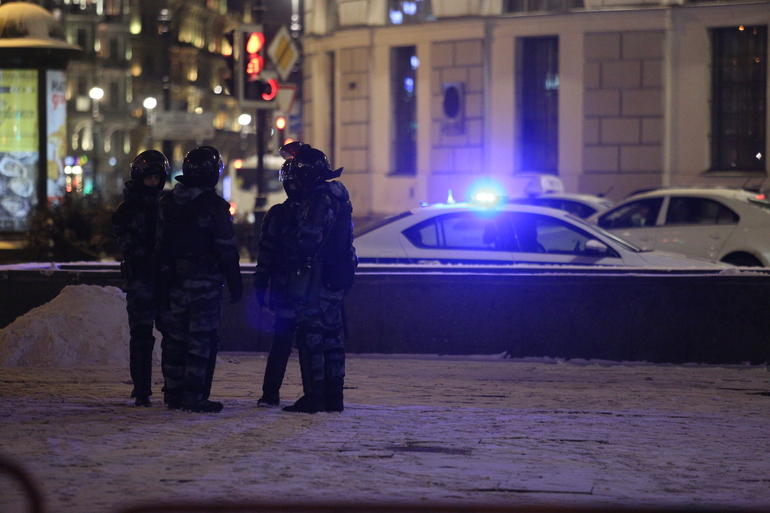 В Петербурге в новогоднюю ночь резали, избивали, убивали и взрывали петарды