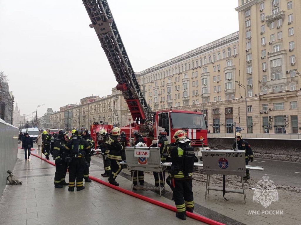 МЧС Москвы раскритиковало СМИ за новости о пожаре в Театре сатиры