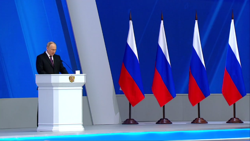Путин объявил минуту молчания в память о погибших в зоне СВО