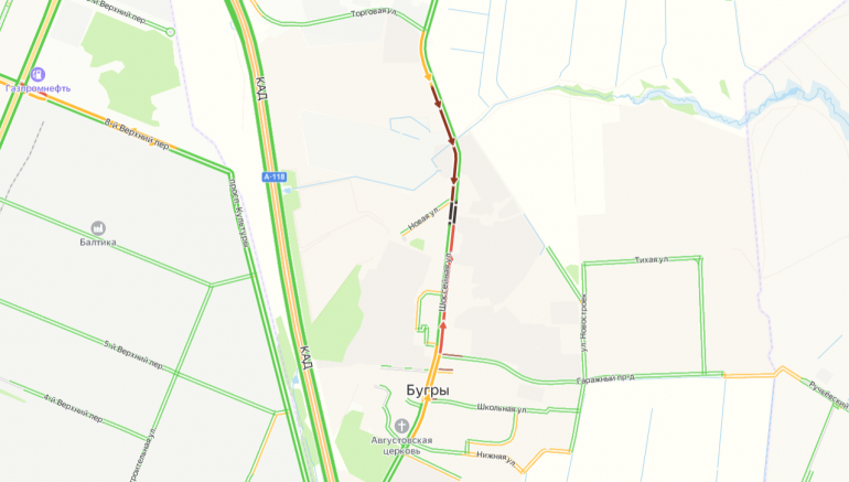 МЧС показало, как пожарные тушат автосервис в Буграх