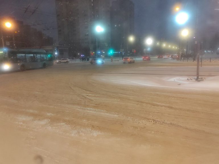 В Петербурге снегопад, а в Пулково только одна задержка