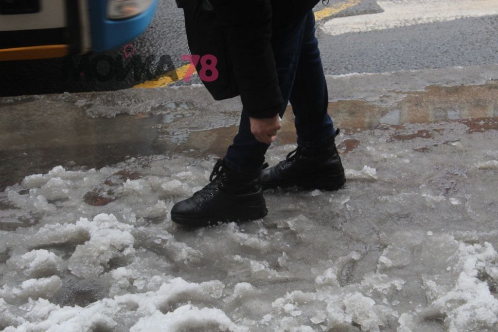 МЧС выпустило предупреждение о снеге в Петербурге