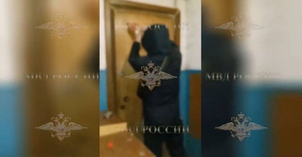 В Коми задержали поджигавших двери квартир подростков