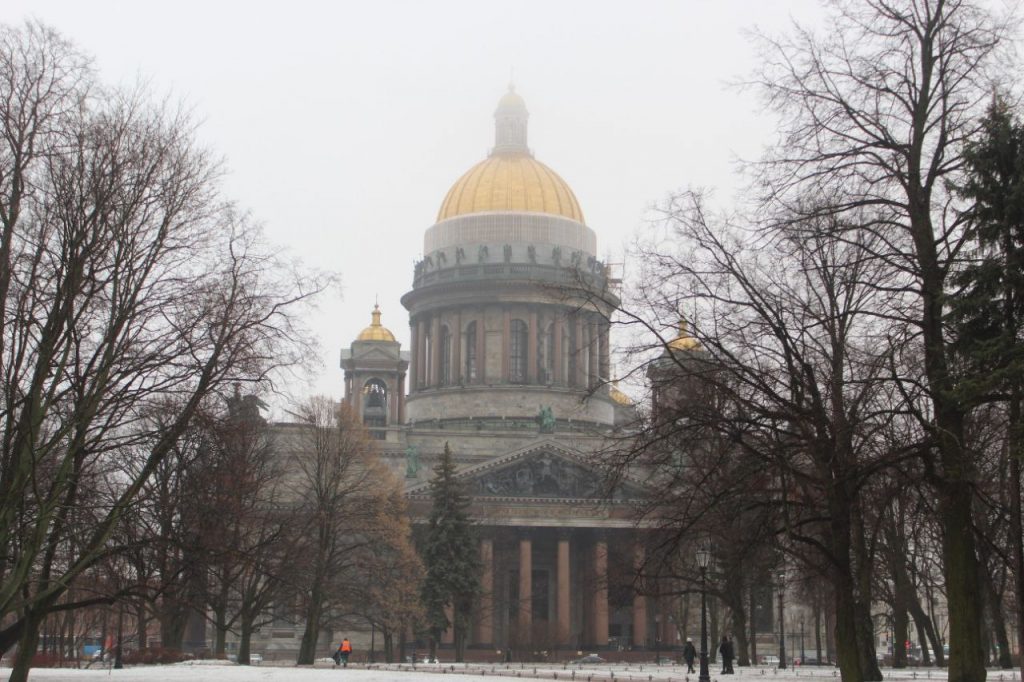 Циклон «Габриэль» принесет в Петербург мокрый снег, холод и ветер
