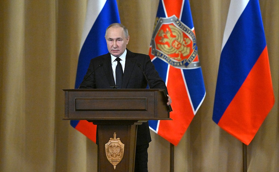 Путин поручил ФСБ находить предателей России и наказывать их без срока давности