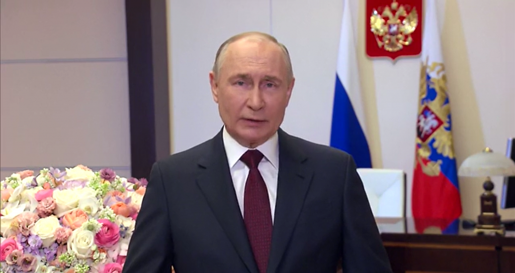 Путин поздравил всех россиянок с 8 Марта