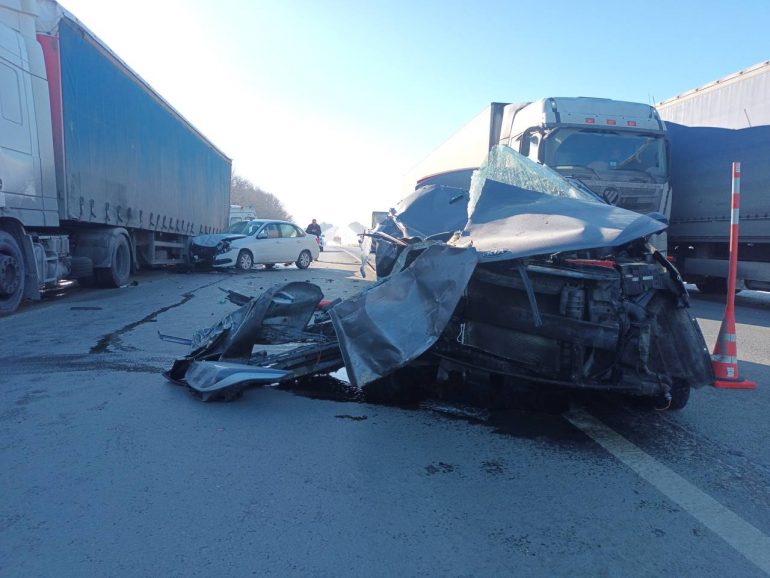 Под Пензой двое погибли в искореженной после ДТП машине