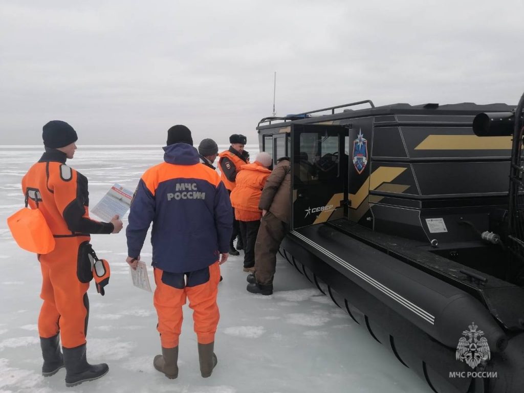 Рыбаки получили протоколы после выхода на лед на Ладожском озере