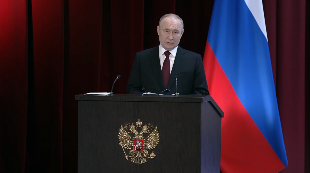 Путин назвал главные правила для приезжающих в РФ иностранцев 
