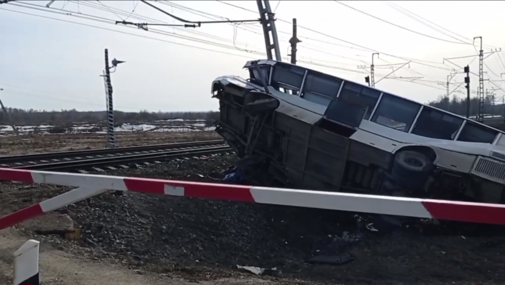 Родным жертв в ДТП с поездом под Ярославлем выплатят по 3 миллиона