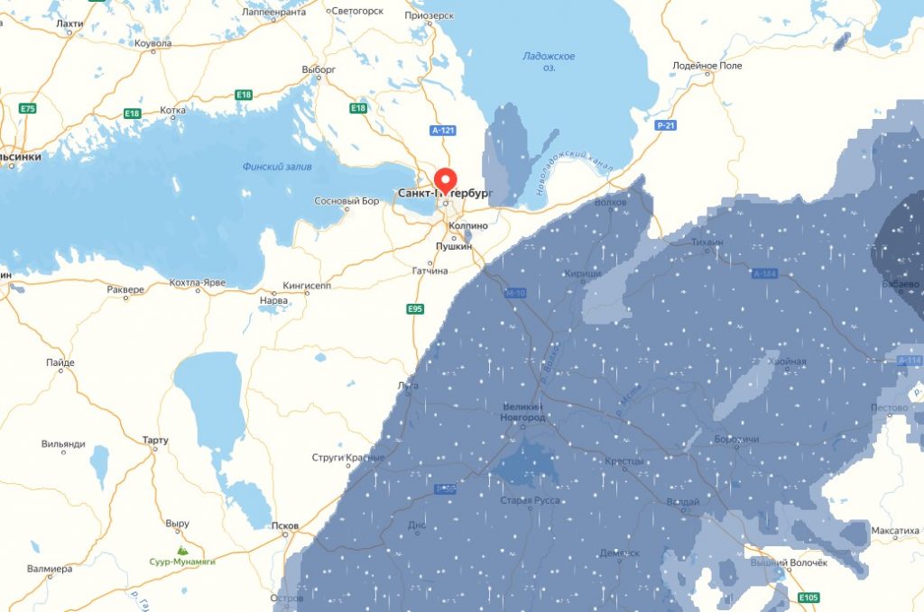 Великий Новгород уже заметает, а к Петербургу снег только подбирается