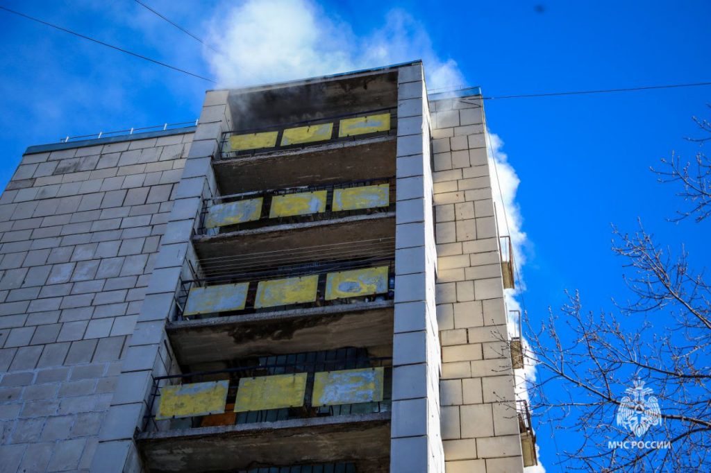 Двое погибли в пожаре в жилом доме в Перми