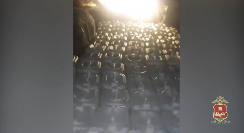 Полиция изъяла 4 тысячи литров нелегального алкоголя у жителя Хакасии