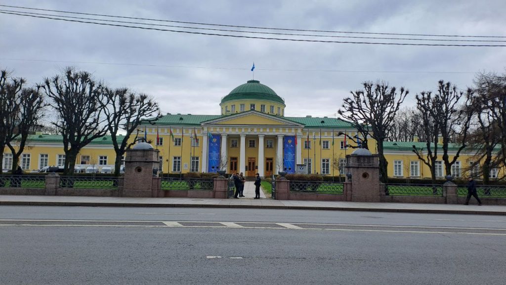 В разговорчиках Яндекс Навигатора обсуждают ситуацию у Таврического дворца