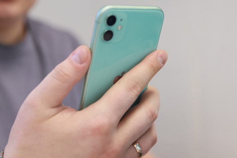 Советы, куда положить телефон, чтобы при взрыве получить минимум увечий