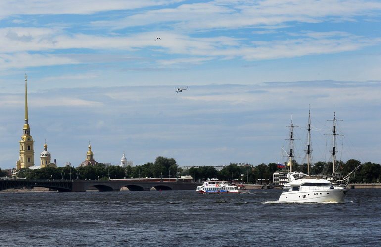 Миллиардерам Петербурга пора устраивать парады яхт на Неве для увеличения турпотока