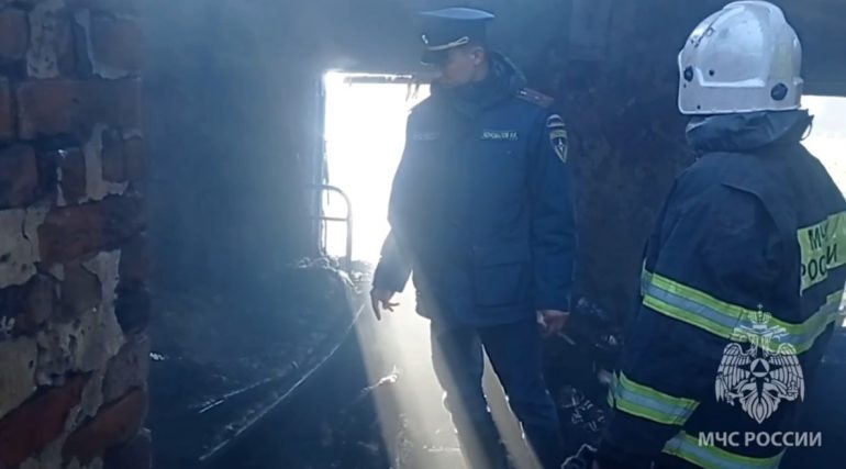 Под Пензой из-за сигарет сгорел дом с тремя людьми